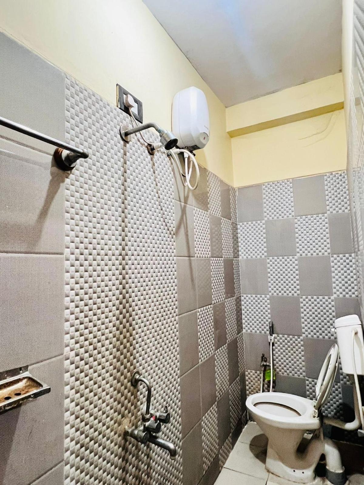 ホテル Hk Residency マイソール エクステリア 写真