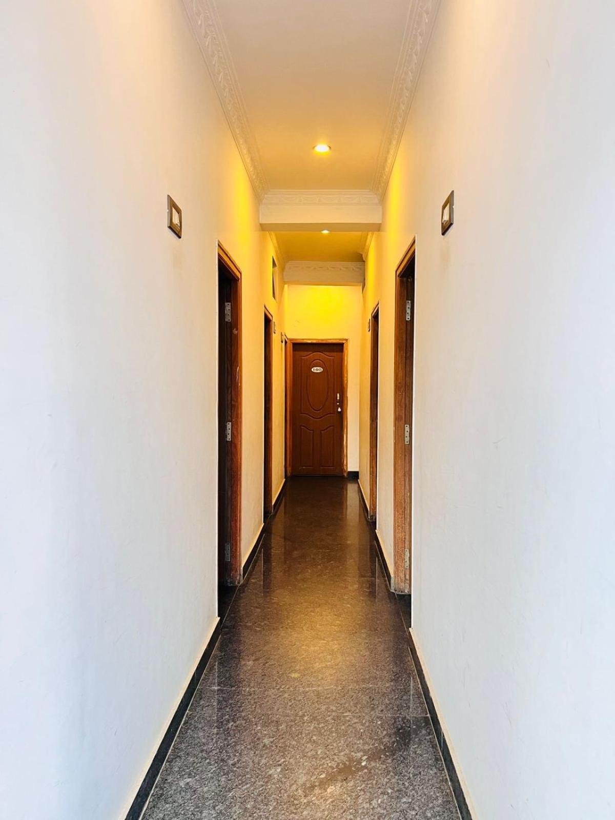 ホテル Hk Residency マイソール エクステリア 写真